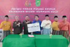 Kejari Inhu Pulihkan Rp1,86 Miliar dari Kasus Korupsi BPR Indra Arta, Ini Pesan Wabup Hendrizal