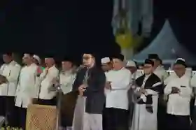 Ribuan Jamaah Padati Masjid Raya Annur Pekanbaru Peringati HUT ke-69 Riau