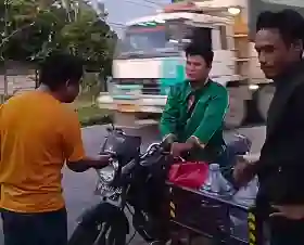 Tolak Ditegur Buang Sampah di Jalan Soekarno Hatta Pekanbaru, Pedagang Nyaris Pukul Petugas DLHK