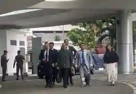 Nadiem Makarim Datangi Jampidsus Kejagung Didampingi Hotman Paris