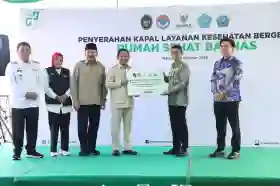 Mendagri Saksikan Penyerahan Bantuan Kapal Layanan Kesehatan Baznas