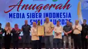 SMSI Riau Anugerahkan Riauaktual Sebagai Perusahaan Media Terbaik
