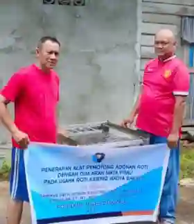 Politeknik Negeri Bengkalis Serahkan Alat Pemotong Roti Bantu Tingkatkan Produksi Nadya Bakrey