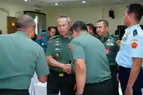 Kasum TNI Pimpin Taklimat Akhir Audit Ketaatan dan Kinerja Itjen TNI Periode IV TA 2025