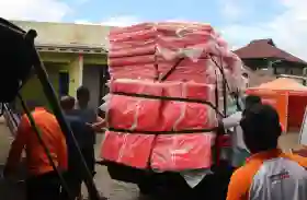 Bantuan ke Sumbar Dikebut, Dapur Umum Siapkan 239.898 Bungkus Makan per Hari