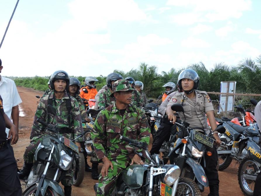 Anggota Makodim 0314/Inhil Laksanakan Patroli dan Sosialisasi Karhutla Bersama Anggota Polres Inhil | Sosial