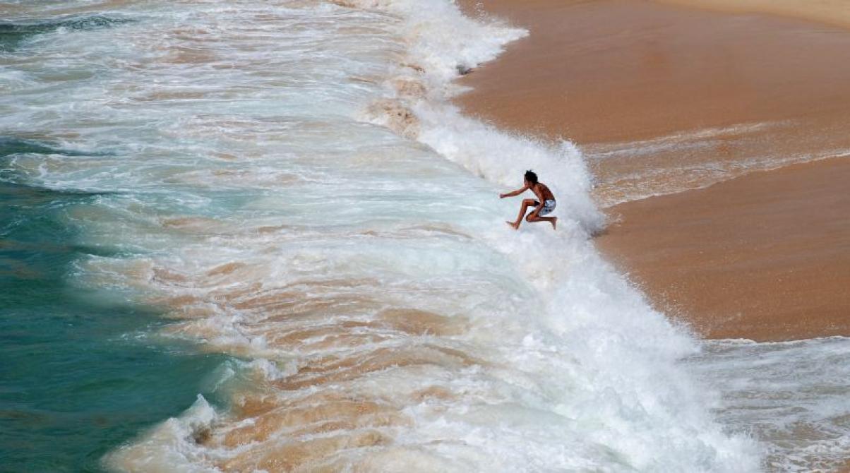 Eksotika Pantai Virgin Gunung Payung di Tanah Bali | Traveler, 
