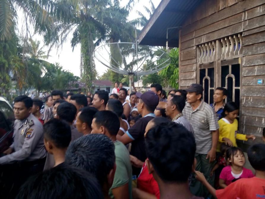 Ketua RT Buluh Apo Serahkan 2 Warga Pinggir Terduga Pelaku Pencurian Kabel Grounding JTM PLN | Peristiwa, 