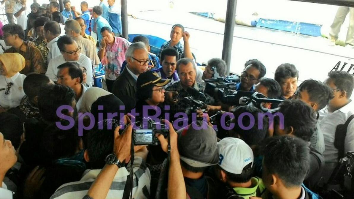 Syamsuar Sambut Kedatangan Menteri Siti Nurbaya | Sosial