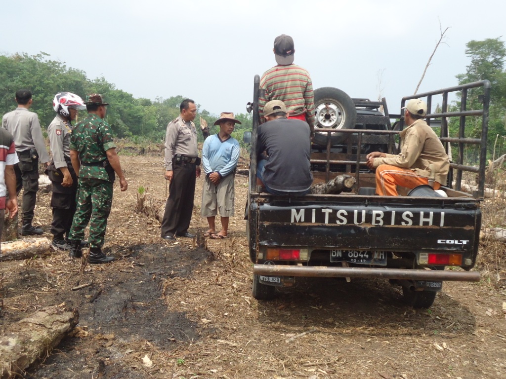 Lima Pelaku Karlahut di Rambah Samo Ditangkap Tim Gabungan TNI-Polri  | Polres Rokan Hulu,