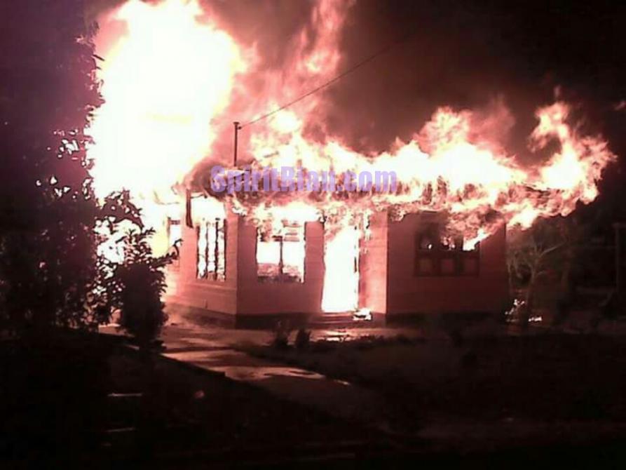 Satu Unit Rumah di Banglas Barat Meranti Dini Hari Tadi Terbakar | Peristiwa, 