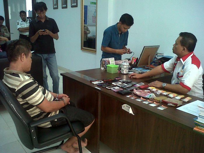 Juragan Kambing Nekat Jual Sabu Dioplos Pupuk Urea | hukrim,