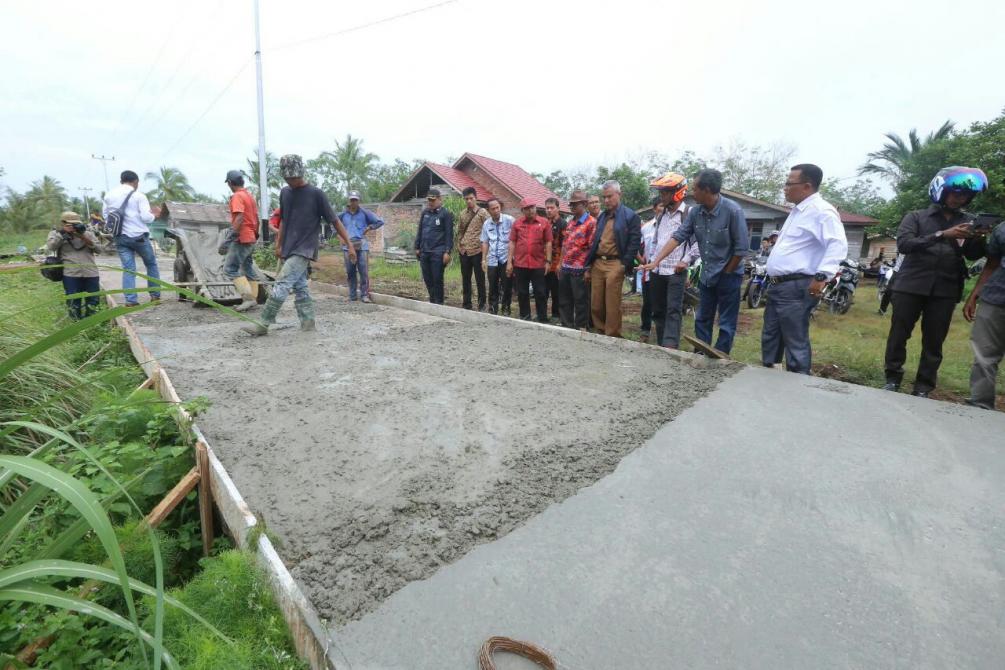 Wabup Meranti Monitor dan Evaluasi Pembangunan di Pulau Merbau | Sosial, 
