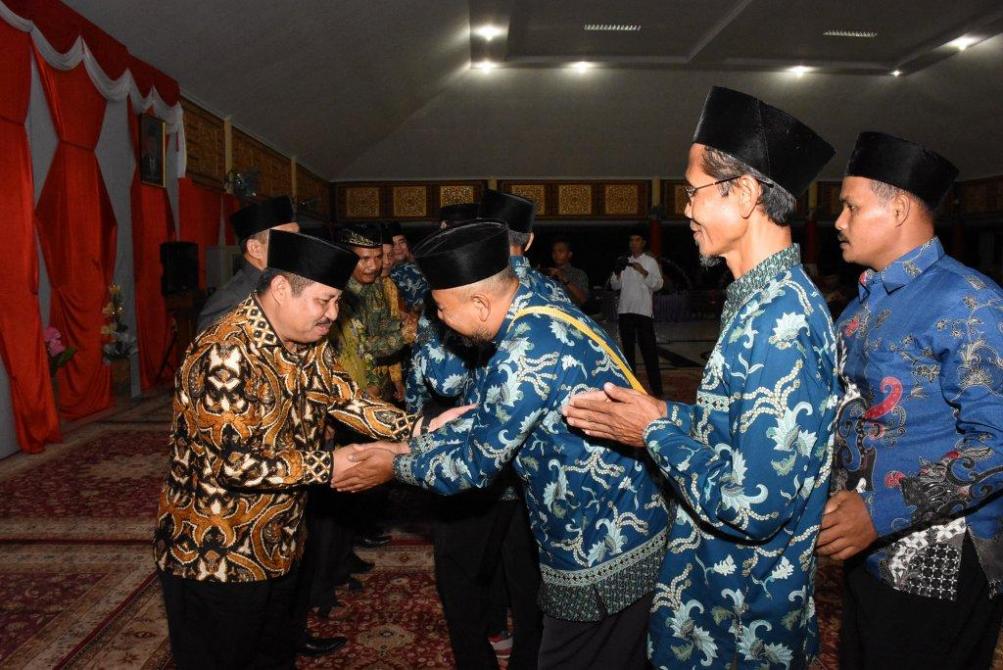 Pemkab Bengkalis Berangkatkan 41 orang Penggiat Agama Menunaikan Ibadah Umrah | Sosial, 