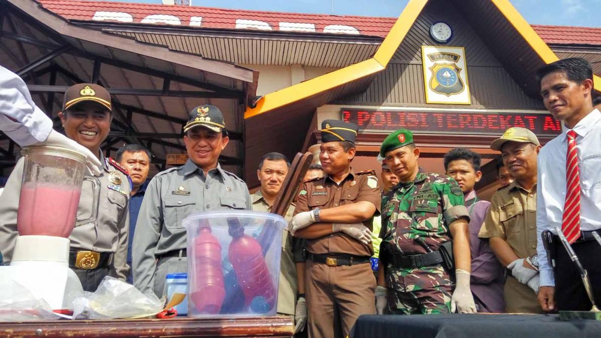 Usai Upacara Ops Lilin, Polres Inhil Lakukan Pemusnahkan Barang Bukti | Polres Indragiri Hilir,