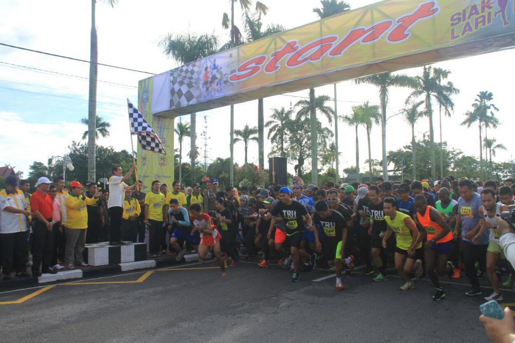 Pelari Kenya Juarai Siak Marathon 2016 | Olahraga, 
